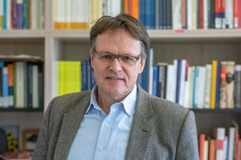 Der Kulturwissenschaftler Gunther Hirschfelder hat einige Erkläransätze für den Karamellkeks-Trend. (Archivbild) — © Armin Weigel/dpa