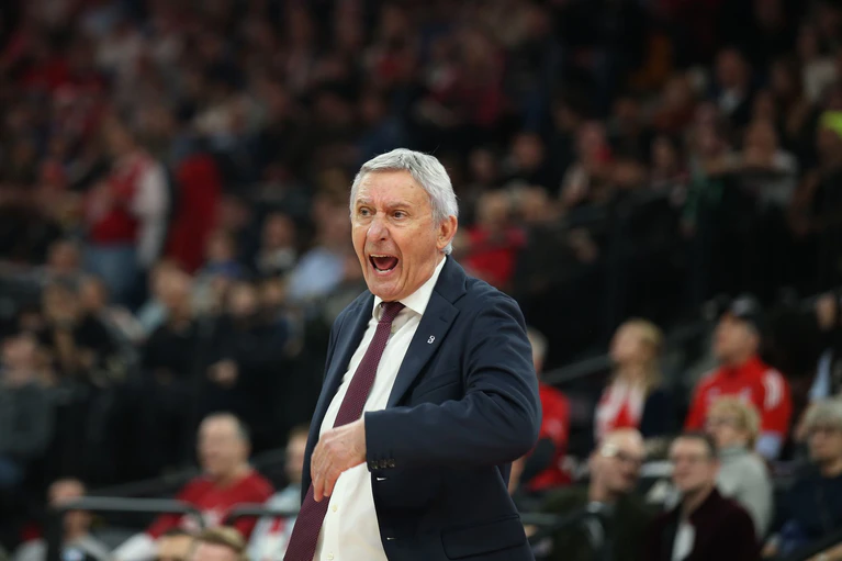 Bayern-Trainer Svetislav Pesic sah eine enttäuschende Münchener Leistung nach der Pause. (Archivbild) — © Matthias Stickel/dpa