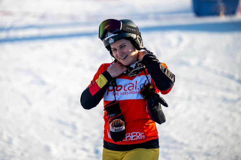Ramona Hofmeister ist seit Jahren die Vorzeigeathletin des deutschen Snowboard-Teams. — © David Inderlied/dpa