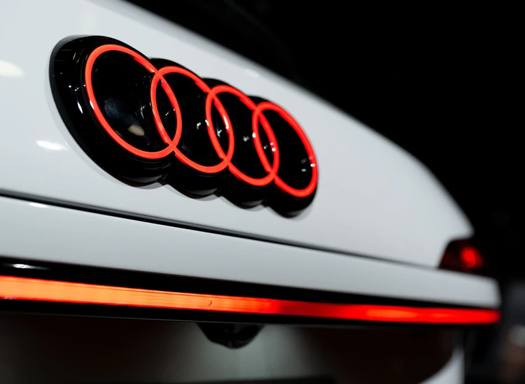Die vier Audi-Ringe. (Symbolbild) — © Sven Hoppe/dpa