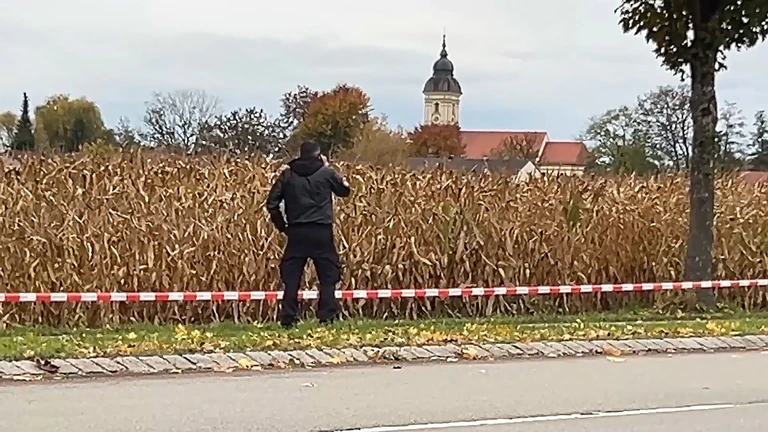 Ein Teilnehmer einer Bundeswehr-Übung wird versehentlich von der Polizei angeschossen - was gibt es für die Bevölkerung zu beachten? — © -/München TV/dpa