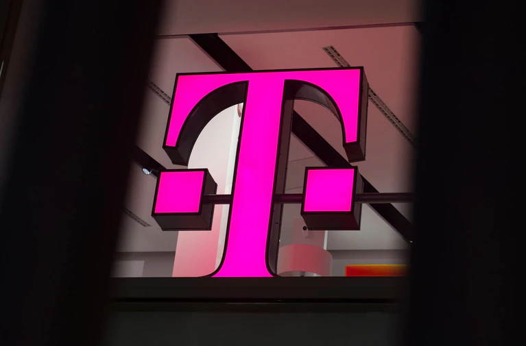 Nvidia und die Deutsche Telekom kooperieren bei einer KI-Fabrik in München.  — © Rainer Jensen/dpa/dpa-tmn