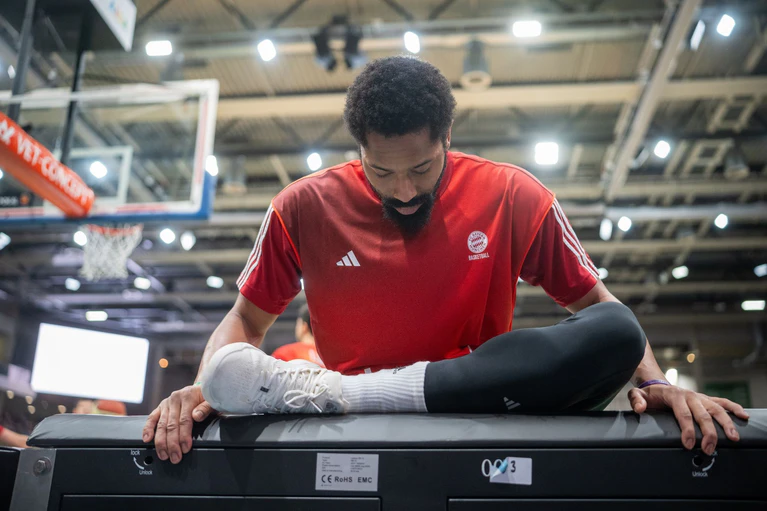 Spencer Dinwiddie fand bei der Niederlage in Valencia zu spät seinen Rhythmus. (Archivbild) — © Harald Tittel/dpa
