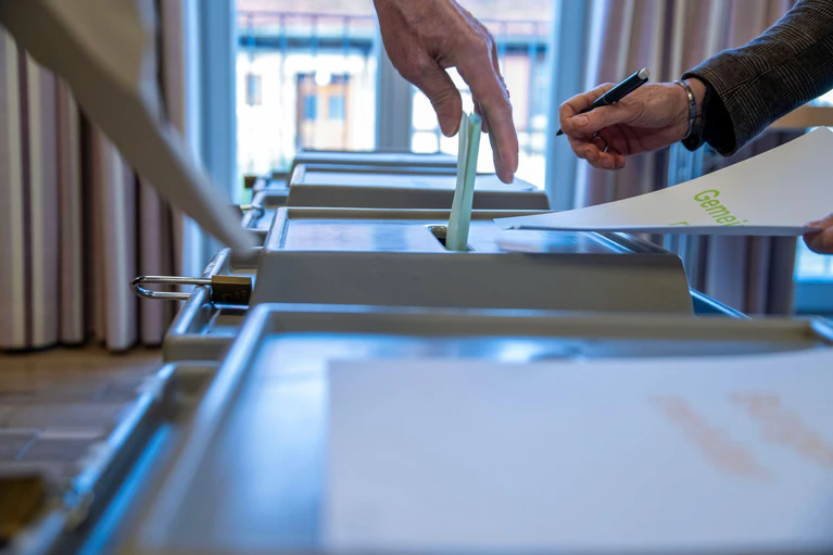 Die Amtsperiode in den Kommunen beträgt sechs Jahre. (Archivbild) — © Pia Bayer/dpa