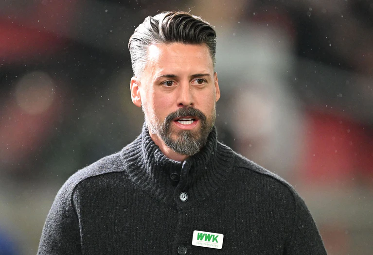 Trainer Wagner erlitt mit dem FC Augsburg erneut eine Niederlage. — © Bernd Weißbrod/dpa