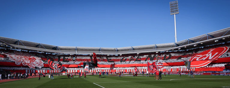 Die Stadt Nürnberg und der FCN wollen ein moderneres Stadion. — © Daniel Karmann/dpa