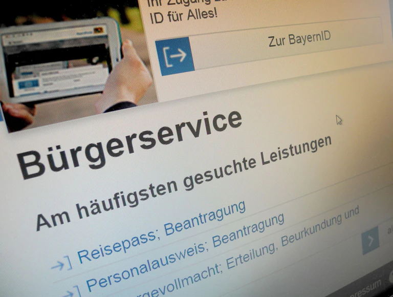 Bayern liegt bei der Verwaltungsdigitalisierung bundesweit auf den vorderen Plätzen. (Symbolbild) — © Luisa Hofmeier/dpa