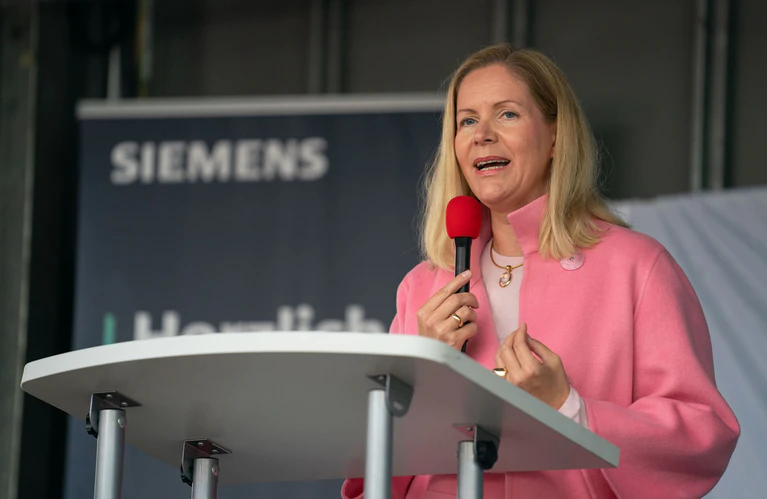 Bienert verantwortet derzeit das Serviceportfolio von Siemens Financial Services, Siemens Real Estate und Global Business Services. (Archivbild) — © Nicolas Armer/dpa
