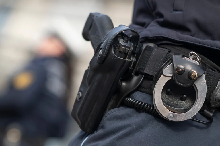 Die Polizei hat einen mutmaßlichen Serieneinbrecher festgenommen. (Archivbild) — © Marijan Murat/dpa