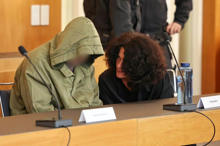 Der Angeklagte hat die Tat gestanden. — © Daniel Löb/dpa