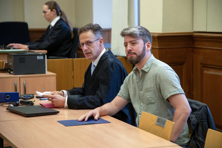 Der 38-Jährige sagte, er habe mit seinem friedlichen Protest ein Zeichen gegen den gesetzlich beschlossenen Atomausstieg setzen wollen. — © Pia Bayer/dpa