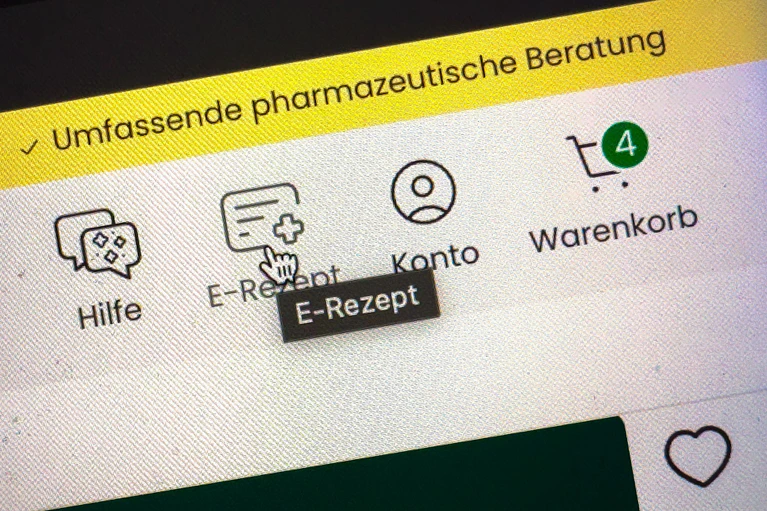 Medikamente kann man auch im Internet bestellen. (Symbolbild) — © Peter Kneffel/dpa