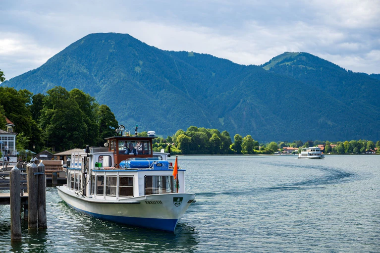 Wer sich draußen aufhält, darf diese Woche den ausreichenden Schutz vor der Sonne nicht vergessen. (Archivbild) — © Stefan Puchner/dpa