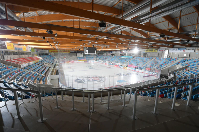 Wegen einer Havarie in der Eisarena ist das Spiel von Ingolstadt in Bremerhaven abgebrochen worden. — © Mathias Renner/City-Press GmbH/Pool/dpa