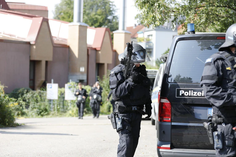 Der Fall sorgte für einen Großeinsatz der Polizei vor. Die Hintergründe bleiben unklar. (Archivfoto) — © David Oßwald/NEWS5/dpa
