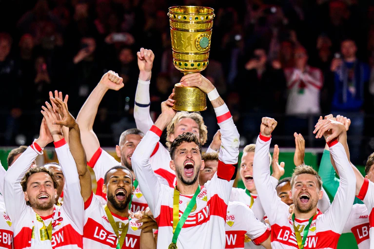 Hoffen auf die Titelverteidigung: Atakan Karazor und Co. (Archivbild) — © Tom Weller/dpa
