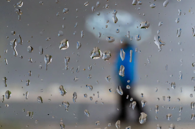 In Bayern stehen regnerische Tage bevor. (Symbolbild) — © Pia Bayer/dpa