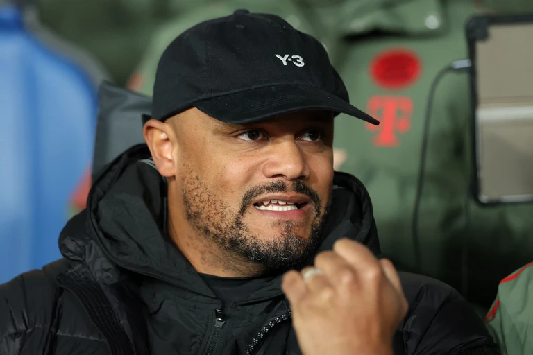 Vincent Kompany beim Spiel gegen Bergamo. — © Jan Woitas/dpa