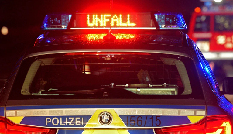 Es gibt mehrere Verletzte. (Symbolbild) — © Stefan Puchner/dpa
