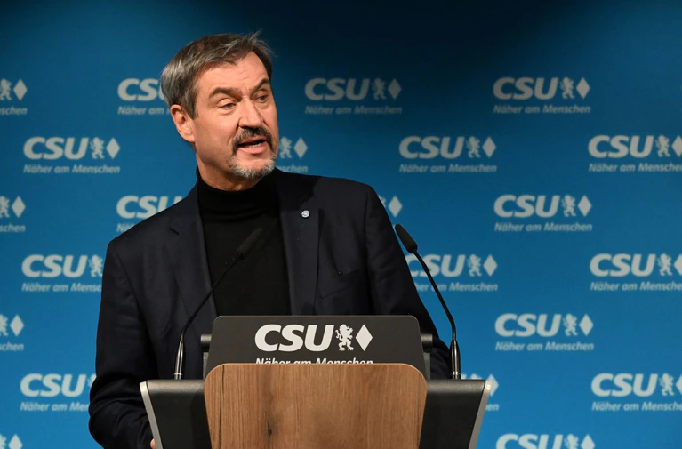 «Die Grünen haben einen wichtigen Anspruch in der Zukunft - und zwar in der Opposition», sagt Bayerns Ministerpräsident Markus Söder. (Archivbild)  — © Felix Hörhager/dpa