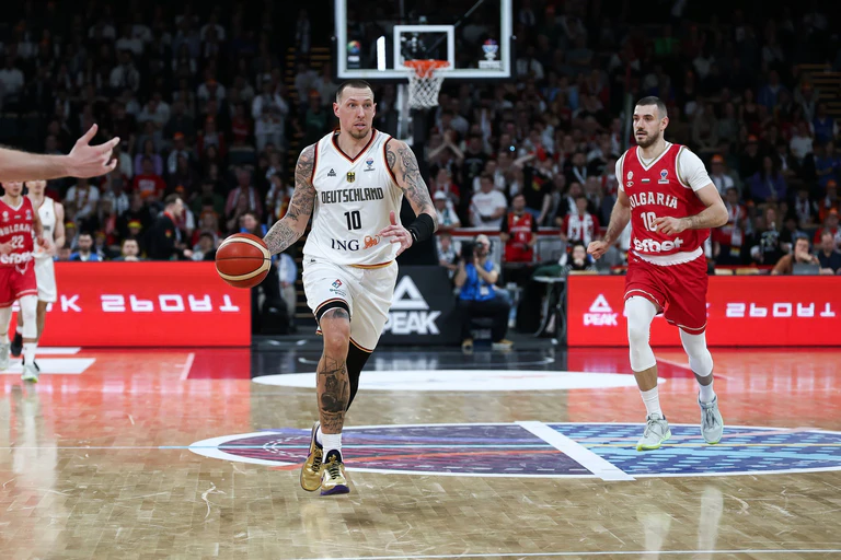 Daniel Theis will beim Supercup in München wieder dabei sein. — © Daniel Löb/dpa