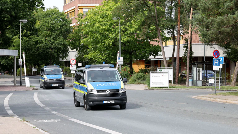 2009 war der damals 18-Jährige in einer Ansbacher Schule Amok gelaufen und hatte neun Mitschüler und einen Lehrer verletzt. (Archivbild) — © Daniel Löb/dpa