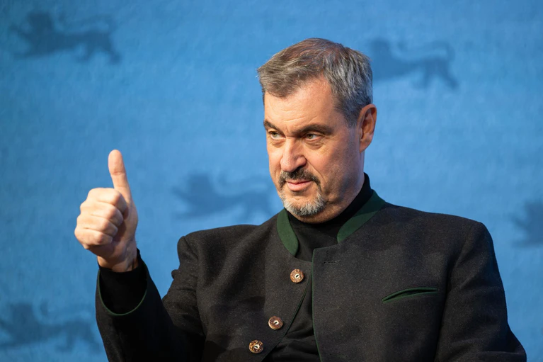 Radfahren und Schwimmen findet CSU-Chef Markus Söder heutzutage besser als Joggen.  — © Silas Stein/dpa