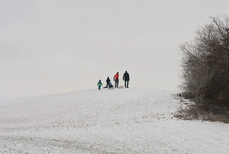 Kälte und mancherorts Schnee sorgen in Bayern für Winter-Feeling. — © Malin Wunderlich/dpa