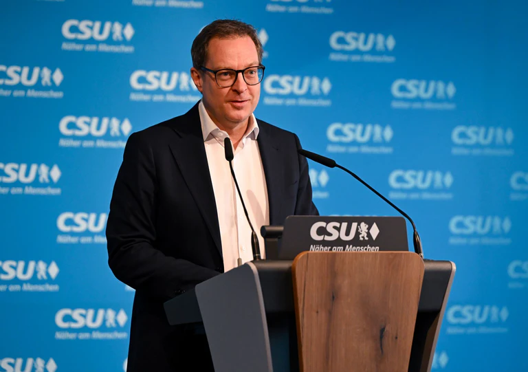 CSU-Generalsekretär Martin Huber hält eine Renaissance der Kernenergie in Form kleiner Reaktoren für möglich (Archivbild).  — © Sven Hoppe/dpa