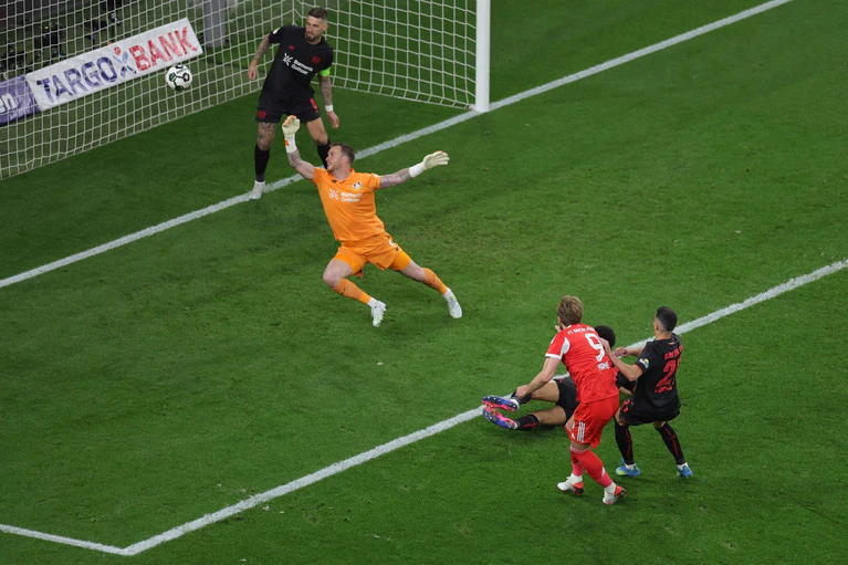 Harry Kane ließ die Bayern früh jubeln. — © Rolf Vennenbernd/dpa