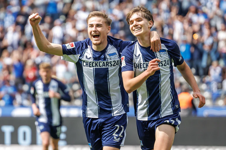 Herthas Jungstar Kennet Eichhorn wird von vielen Bundesliga-Clubs umworben.  — © Andreas Gora/dpa
