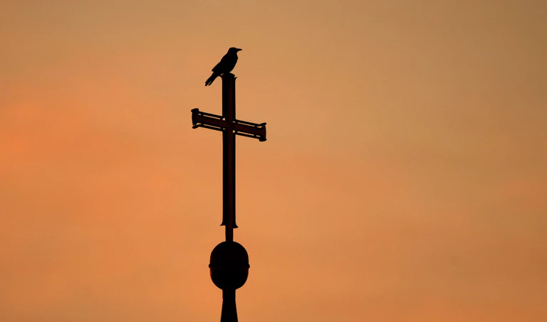 Die evangelische Kirche in Bayern überprüft ihre Medienarbeit. (Symbolbild) — © Julian Stratenschulte/dpa