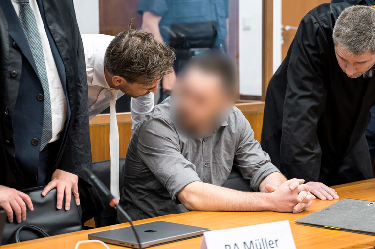 Der 30-Jährige sagte, er habe nie gezielt nach kinderpornografischen Inhalten gesucht. Diese seien bei massenhaften Downloads von Pornografie als Beifang auf seinem PC gelandet. — © Daniel Vogl/dpa