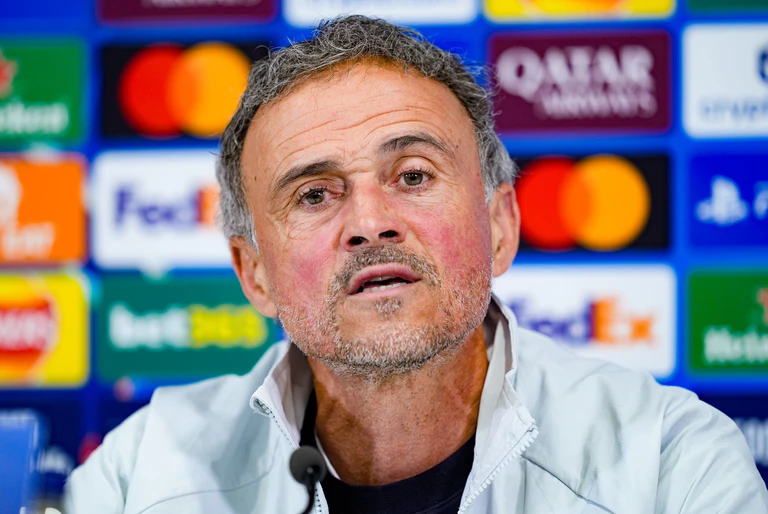 Luis Enrique sprach vor dem Halbfinal-Hinspiel der Champions League gegen Bayern München. (Archivbild) — © Peter Byrne/PA Wire/dpa