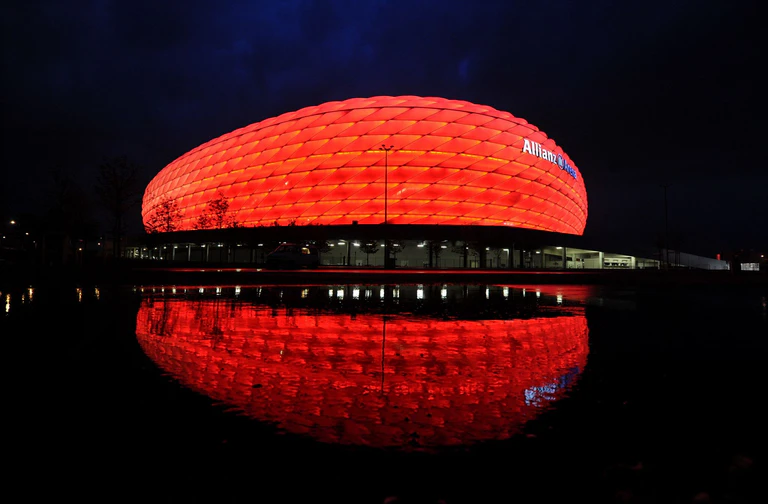 Die Allianz Arena ist einer der Orte in München, in denen Sportgeschichte geschrieben wurde (Archivbild). — © picture alliance / Tobias Hase/dpa