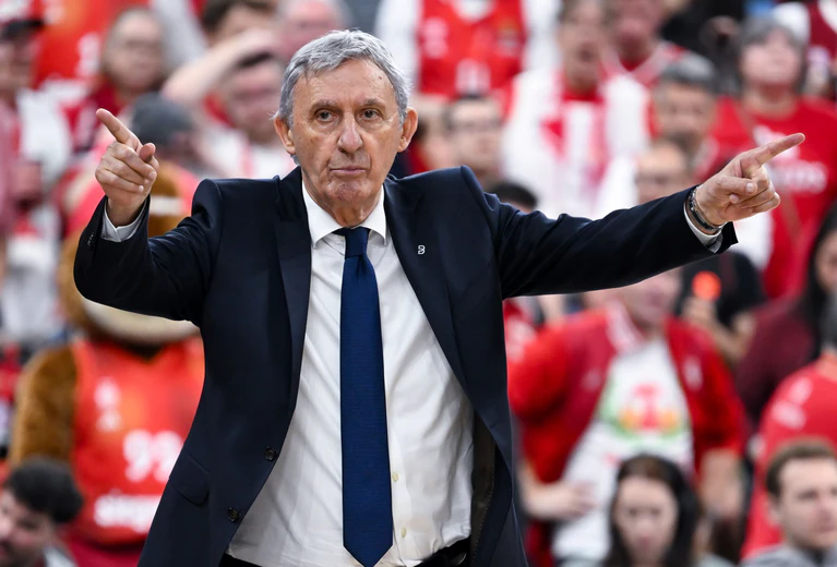 Svetislav Pesic will zum Abschluss seiner Trainerkarriere noch einmal Meister werden. (Archivbild) — © Sven Hoppe/dpa
