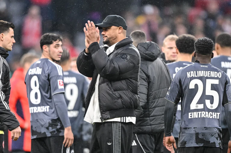 Bayern-Trainer Vincent Kompany bekam viel Zuspruch für sein Statement zum Thema Rassismus. — © Harry Langer/dpa