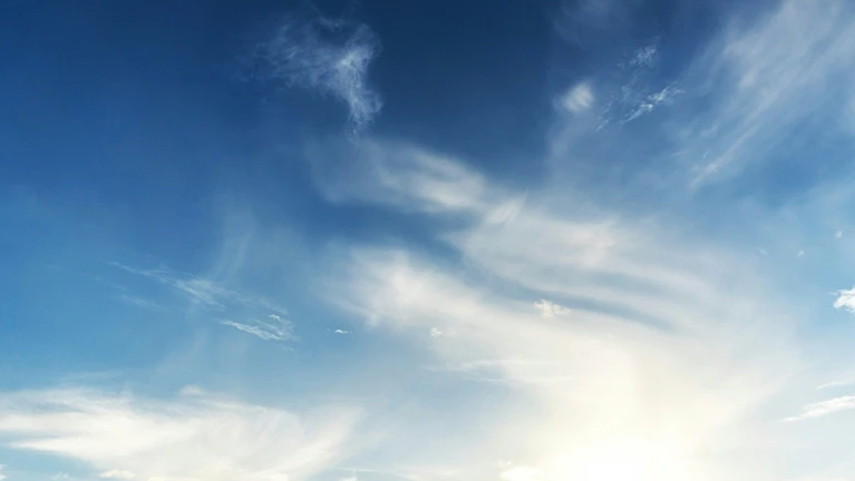 Wolken Himmel Federwolken — © Ant Rozetsky / Unsplash