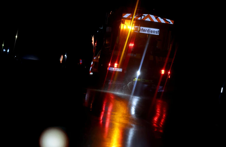 Winterdienste waren im Einsatz. — © Karl-Josef Hildenbrand/dpa