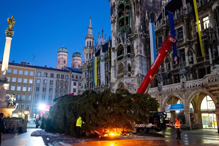 Bald ist Weihnachten. — © Lennart Preiss/dpa