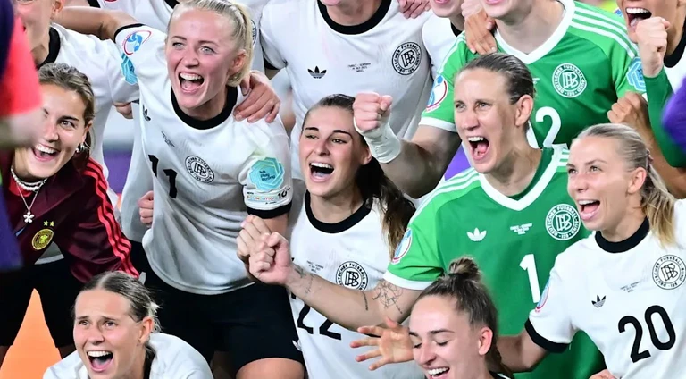Frauen Fußball Nationalmannschaft — © Foto: Sebastian Christoph Gollnow/dpa