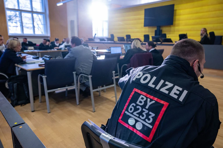 Im Prozess um die gewaltsame Flucht von vier Straftätern aus dem Bezirkskrankenhaus Straubing ist das Urteil gesprochen worden. (Archivbild) — © Armin Weigel/dpa