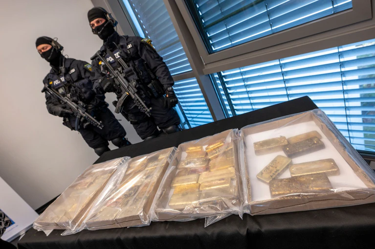Goldbarren für die Staatskasse.  — © Peter Kneffel/dpa