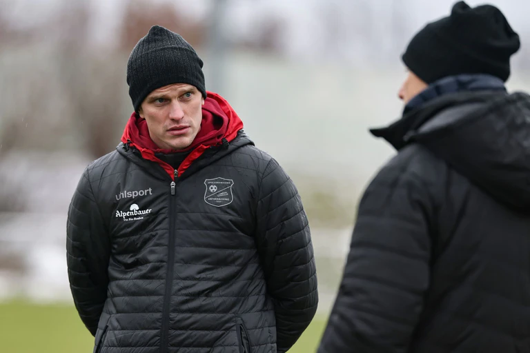 Sven Bender steigt mit der SpVgg Unterhaching ab. — © Daniel Löb/dpa
