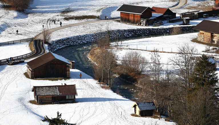 Der Schnee kommt nach Bayern. (Archivbild) — © Daniel Karmann/dpa
