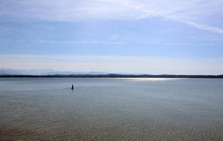Blick auf den Starnberger See. (Archivbild) — © Karl-Josef Hildenbrand/dpa