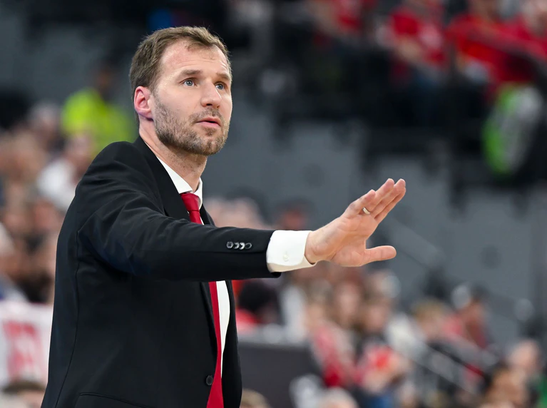 Anton Gavel und die Bamberger Basketballer schafften eine große Überraschung. — © Sven Hoppe/dpa