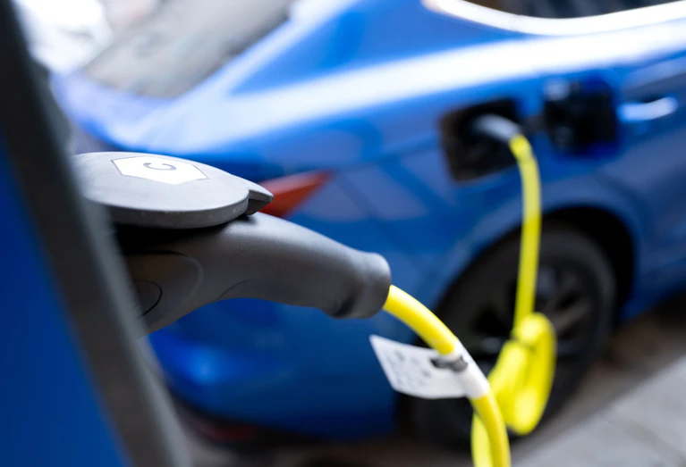 Wer das Elektroauto auf der Straße lädt, zahlt in aller Regel mehr. (Symbolbild) — © Sven Hoppe/dpa