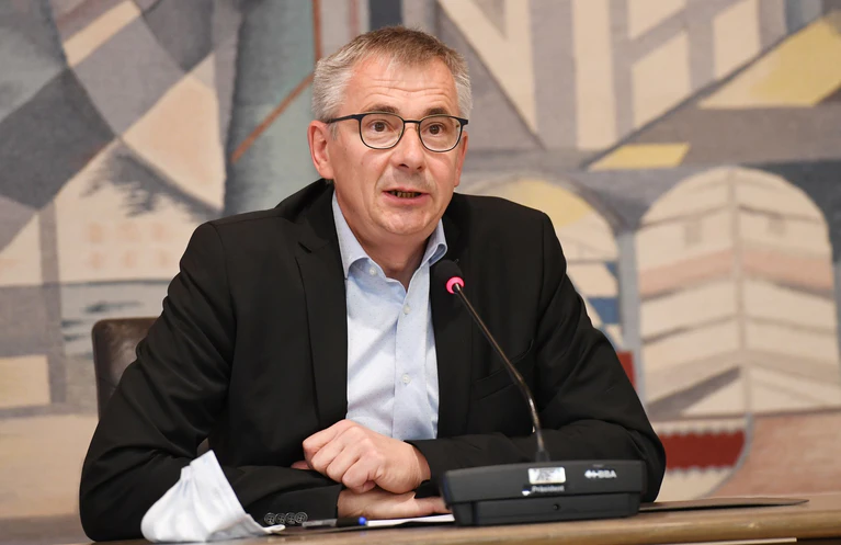 CSU-Landrat Werner Bumeder bleibt im Amt. (Archivbild) — © Angelika Warmuth/dpa