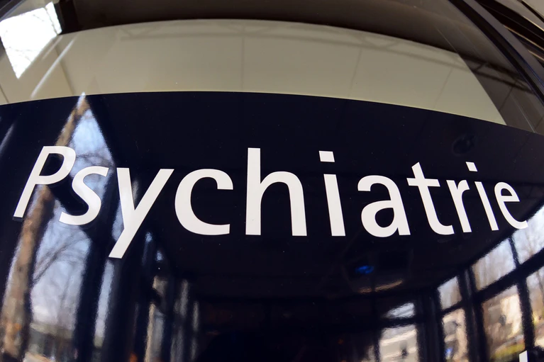 Die CSU will nach der Tat von Aschaffenburg den Umgang mit psychisch Kranken reformieren. (Archivbild) — © Armin Weigel/dpa